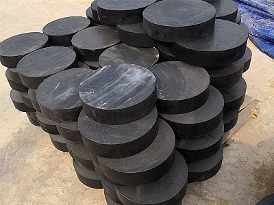 新宁县板式橡胶支座由若干层橡胶片与薄钢板经加压硫化